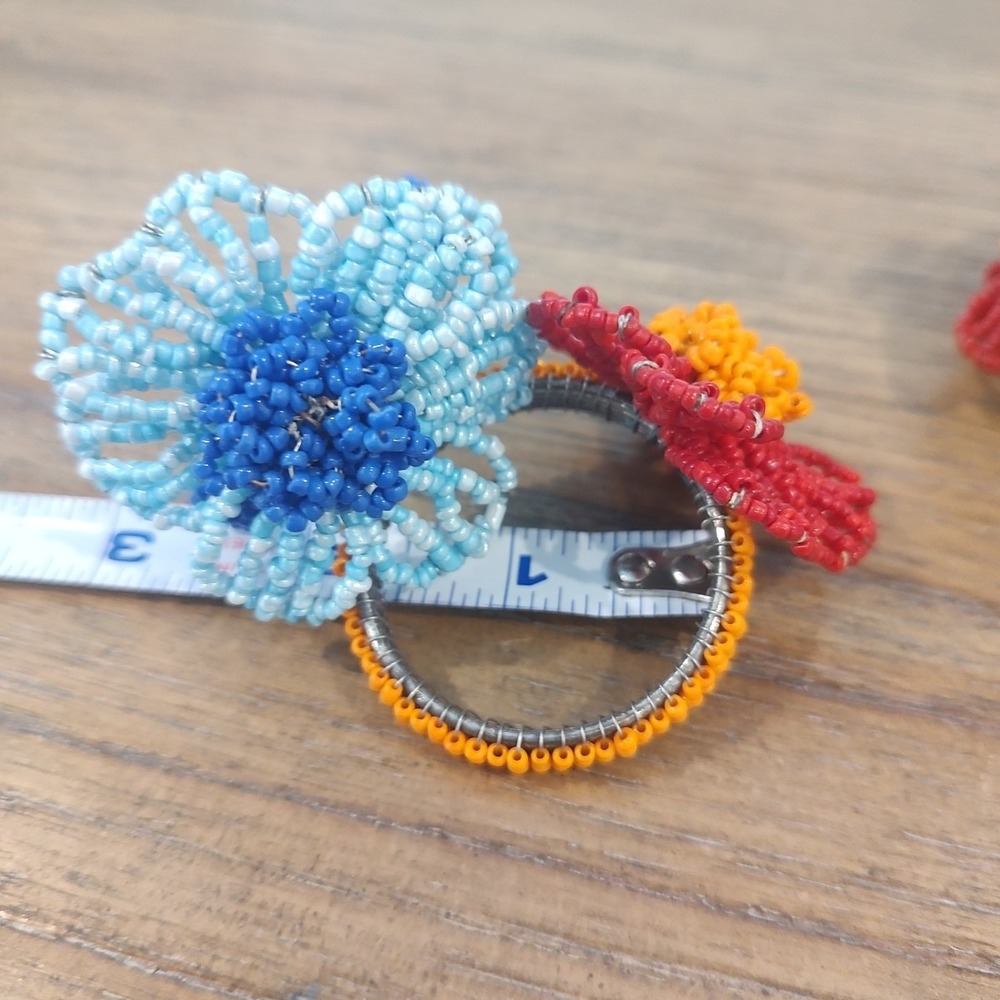 Set Of 4 HANDMADE Beaded Floral Napkin Rings Blue Red Flowers Boho Eclectic - Picture 5 of 5
